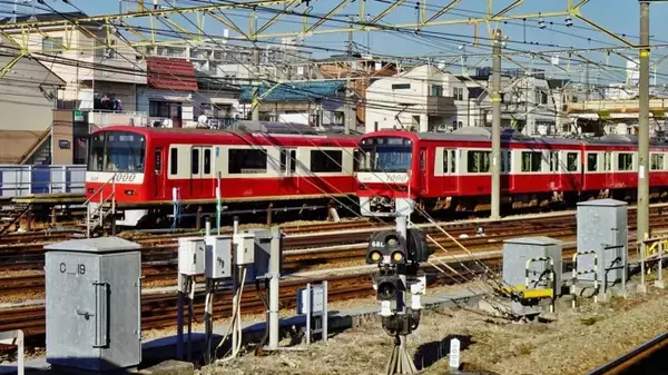 車両基地があって鉄道好きの子供は動かなくなるかも【駅ぶら03】京浜急行40
