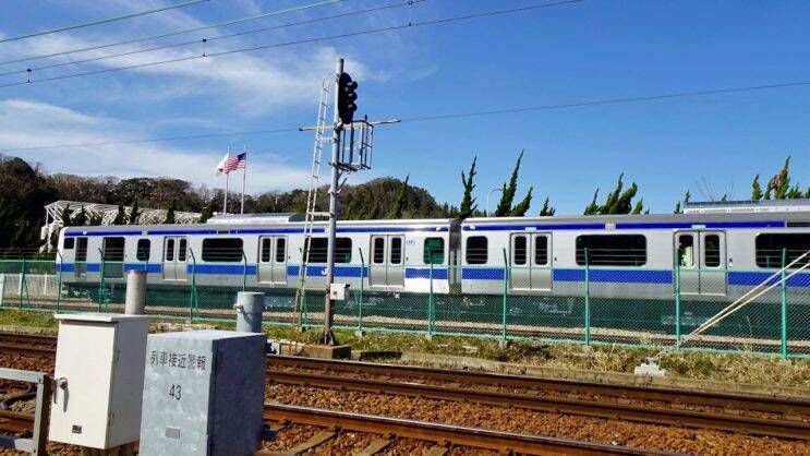 線路の向こうはアメリカ合衆国【駅ぶら03】京浜急行106