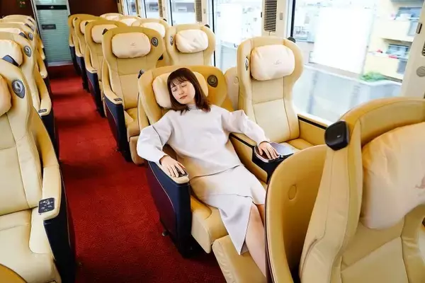 「いよいよ明日！新型名阪特急「ひのとり」がデビュー」の画像