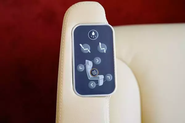 「いよいよ明日！新型名阪特急「ひのとり」がデビュー」の画像