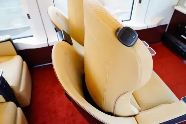 「いよいよ明日！新型名阪特急「ひのとり」がデビュー」の画像