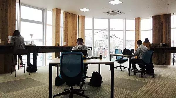 「鉄骨造より軽くて強い木造施設の最新トレンド！ オリジナル構造部材と一貫体制でリードするポラスグループの底力」の画像