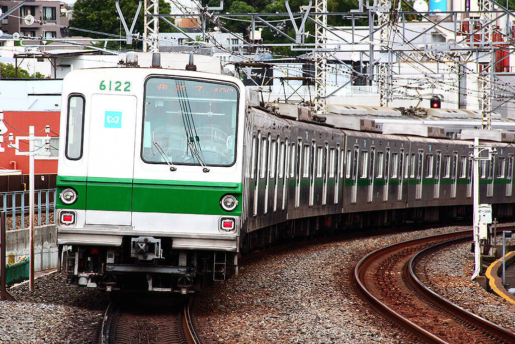 あの有名公園の地下にある！ 隠れた東京メトロ車両基地