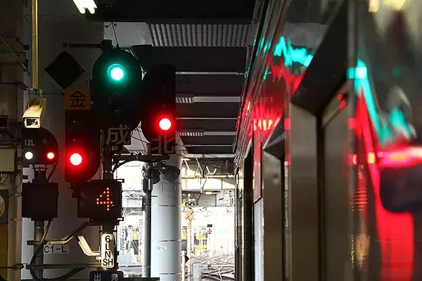 「京成電鉄の列車種別標識がおもしろい！ 色と番号で分けて速度も表示」の画像
