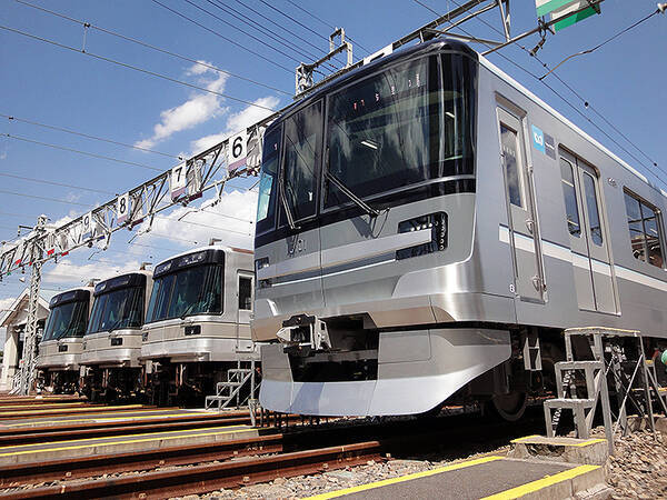 東京メトロ 日比谷線 系f 近畿車輛を出場 全44本が出そろう 東武鉄道への搬入ルートが気になる 年4月26日 エキサイトニュース