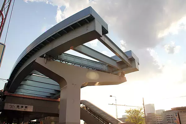 「豊洲で左曲がりに終わる ゆりかもめ 軌道、その先に続く計画ルートは」の画像