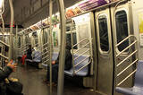 「ニューヨーク市地下鉄 24時間運行やめ深夜帯運休、消毒し環境悪化改善」の画像2