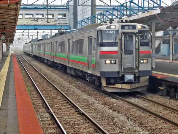 「女子校生の嬌声　爺には眩しい【50代から始めた鉄道趣味】315」の画像