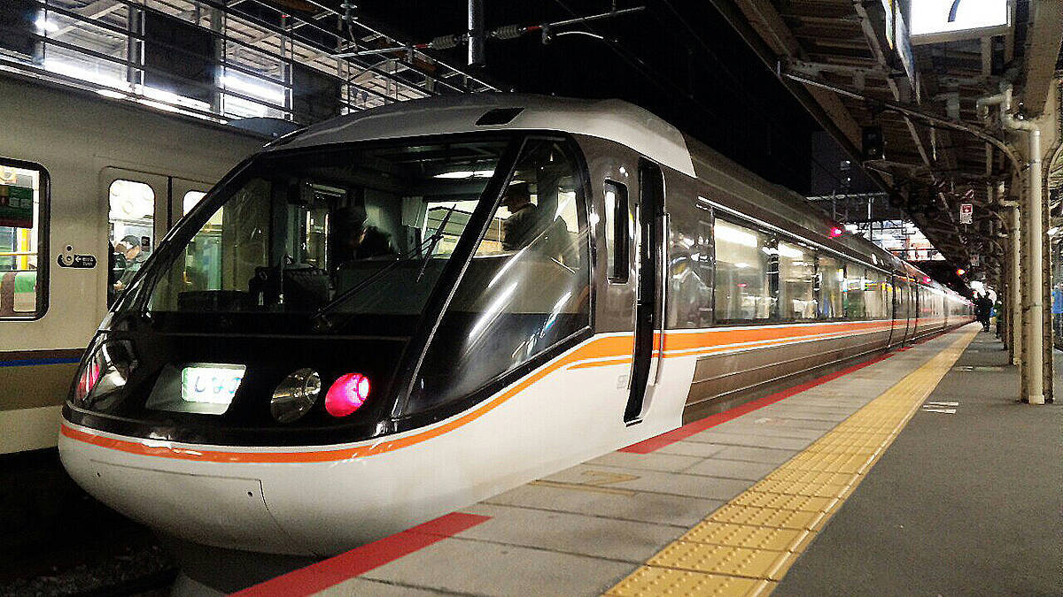 水曜18時～定期配信【鉄道チャンネル LINE LIVE】きょうの話題は！