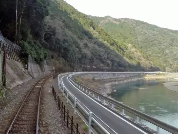 「球磨川沿いには球磨焼酎があるんだけどなぁ【50代から始めた鉄道趣味】400」の画像