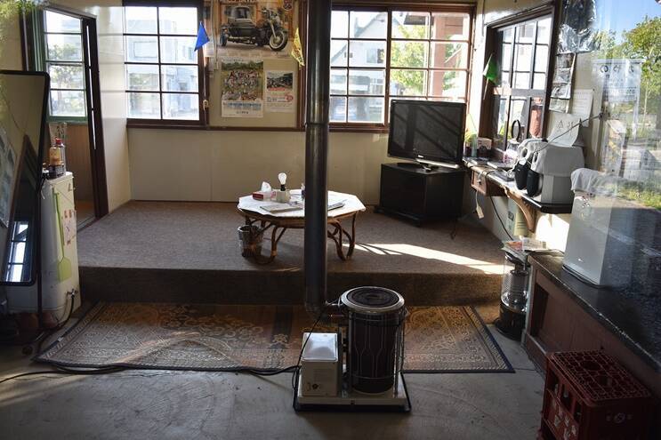 【北海道の鉄道発祥地　幌内線・鉄道遺産を訪ねて (1)】1,000円で宿泊可能なライダーハウスに転用された「萱野駅」