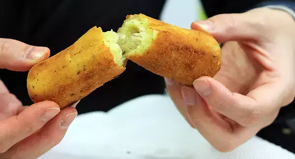 「熱々パステウとコシーニャ、キン冷えビールを求めてブラジルへ！ 京成電車に乗って40分」の画像