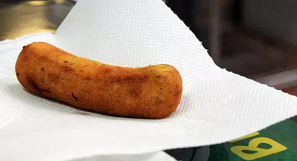 「熱々パステウとコシーニャ、キン冷えビールを求めてブラジルへ！ 京成電車に乗って40分」の画像