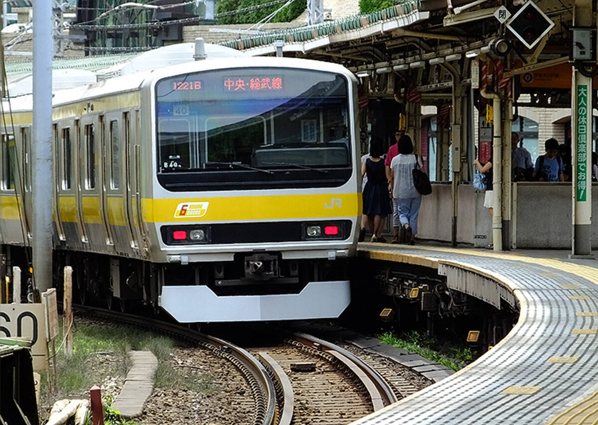 急勾配 急曲線にあった飯田橋駅ホーム 12方向の画像でみると 年7月13日 エキサイトニュース