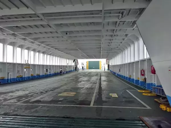 「宇野駅から髙松行フェリーに乗船【50代から始めても楽しめますよ鉄道趣味】」の画像