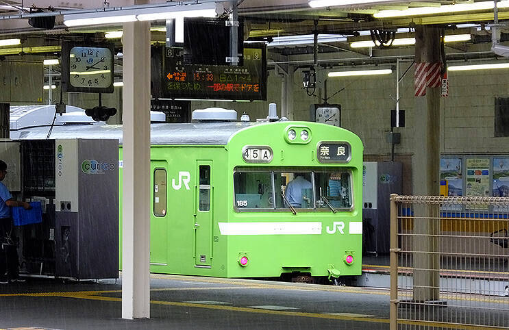 JR西日本 奈良線 103系も残り2本、なつかしい2016年の動画も