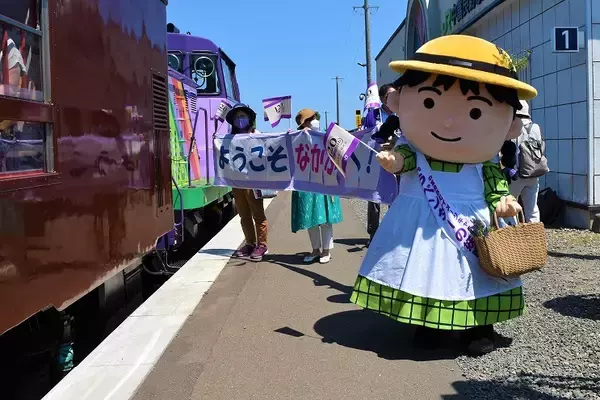 「田園風景の中をのんびり・ゆっくり走る　富良野・美瑛ノロッコ1号乗車記【4】　ラベンダー畑・中富良野編」の画像
