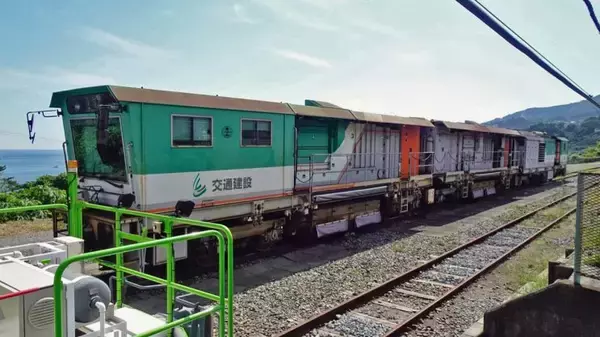 「お待たせしました　根府川駅　今日の青い海です【木造駅舎巡礼01】東海道本線番外篇」の画像