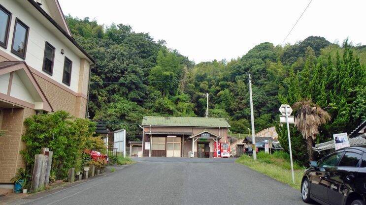 通津駅は絵本の中にあるみたい【木造駅舎巡礼02】山陽本線37/47