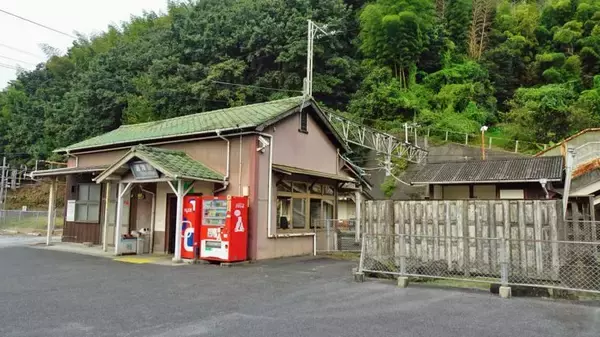 「通津駅は絵本の中にあるみたい【木造駅舎巡礼02】山陽本線37/47」の画像