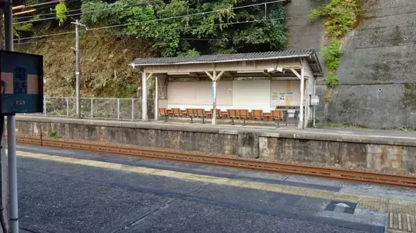 「通津駅は絵本の中にあるみたい【木造駅舎巡礼02】山陽本線37/47」の画像