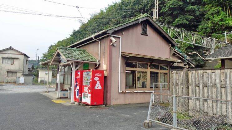 通津駅は絵本の中にあるみたい【木造駅舎巡礼02】山陽本線37/47