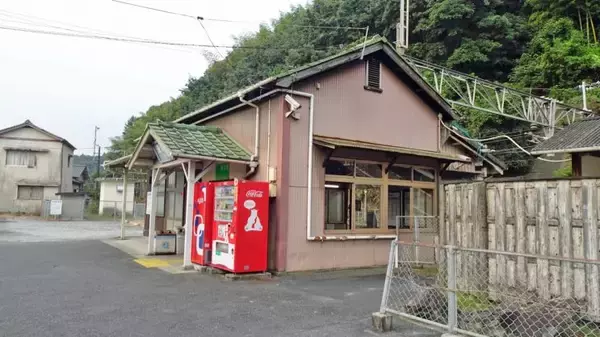 「通津駅は絵本の中にあるみたい【木造駅舎巡礼02】山陽本線37/47」の画像