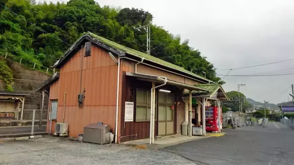 「通津駅は絵本の中にあるみたい【木造駅舎巡礼02】山陽本線37/47」の画像
