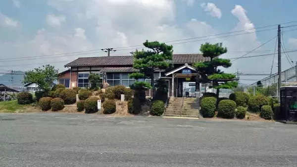 「四辻駅　松の木がシンボル？【木造駅舎巡礼02】山陽本線」の画像