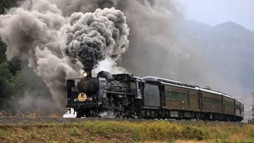 SL「やまぐち」号をDD51がけん引、SNS上に投稿多数