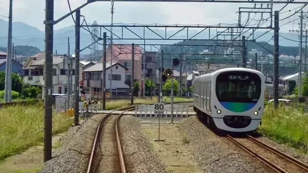 「スイッチ・バックの飯能駅に着きます【駅ぶら04】西武池袋線」の画像