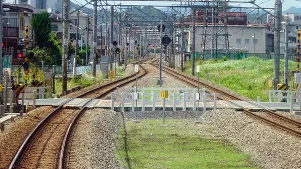 「スイッチ・バックの飯能駅に着きます【駅ぶら04】西武池袋線」の画像