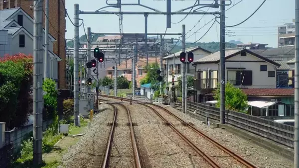 「スイッチ・バックの飯能駅に着きます【駅ぶら04】西武池袋線」の画像