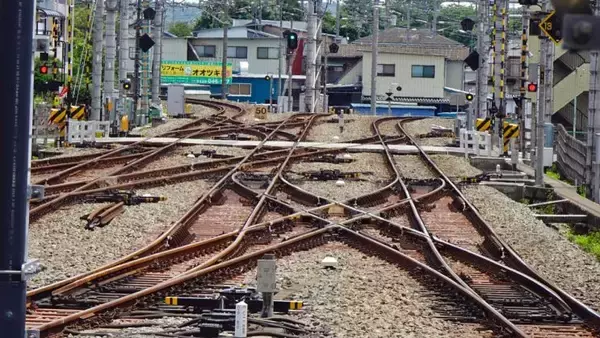 「飯能駅東側の複雑なシーサス･クロッシングに見とれてしまいました【駅ぶら04】西武池袋線」の画像