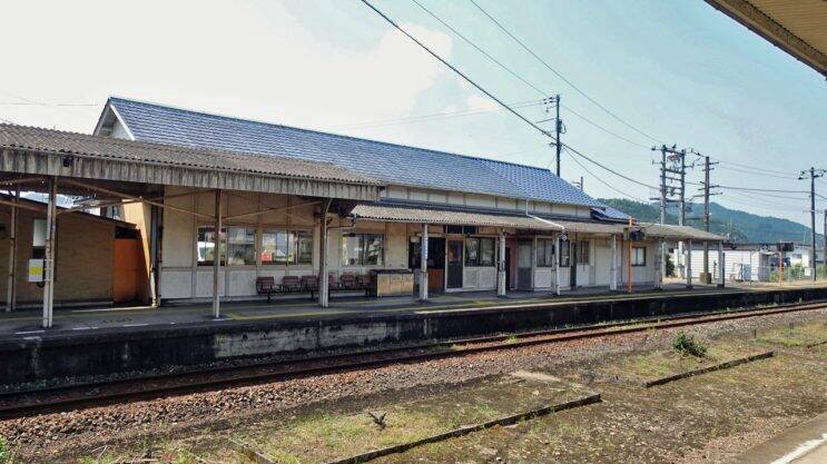 構内が広いなぁ 木造駅舎巡礼04 岩徳線 年12月5日 エキサイトニュース