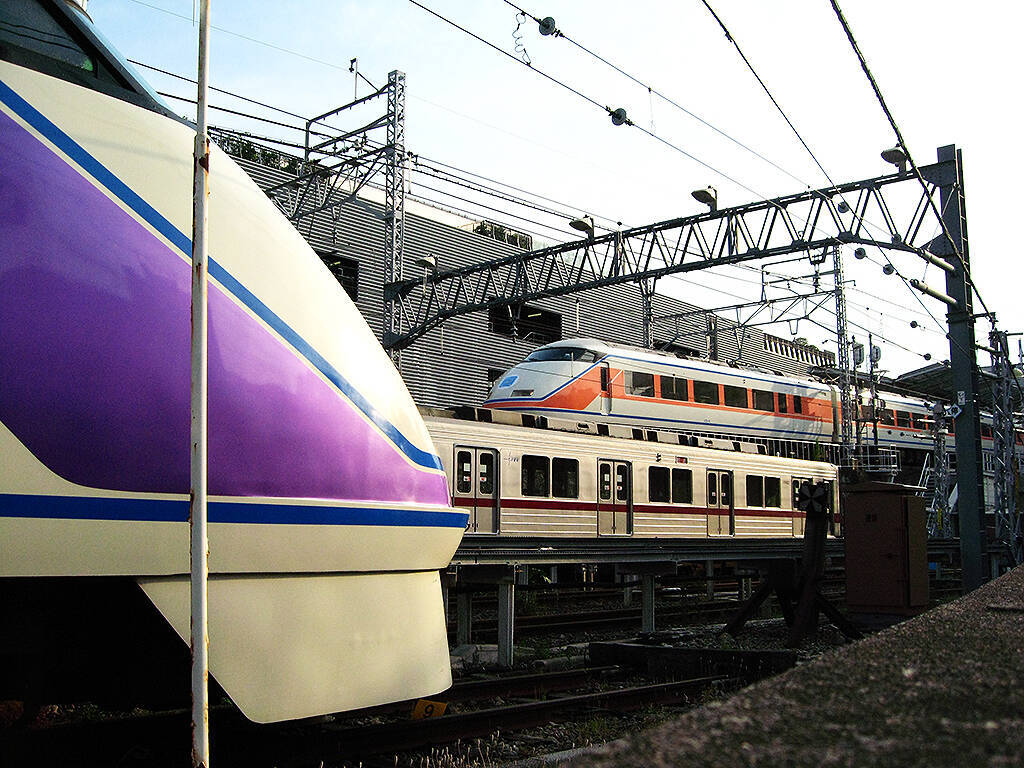 東武鉄道 100系 500系 6050型 8000型 400型 合計23本に鹿笛を設置 時速48km H以上で400m先まで超音波警告 年11月15日 エキサイトニュース