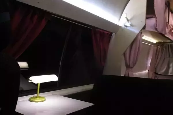 「公道を走る寝台特急「北斗星」！？趣味が高じてファーゴを改造、鉄道ファンならではのこだわりがすごい！」の画像