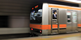 JR東日本は4500億円の赤字見込み、鉄道事業収益をコロナショック並に数値目標を更新