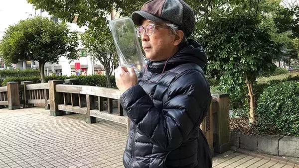 「ありそうでなかった片手持ちフェイスシールド！ 三最シールド AK-102 フィンガータイプに注目、食卓に立てられる」の画像