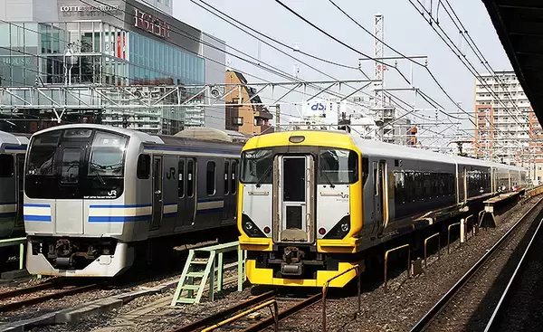 「E217系がやすむ錦糸町駅 留置線やアルカキット錦糸町はもともと……」の画像
