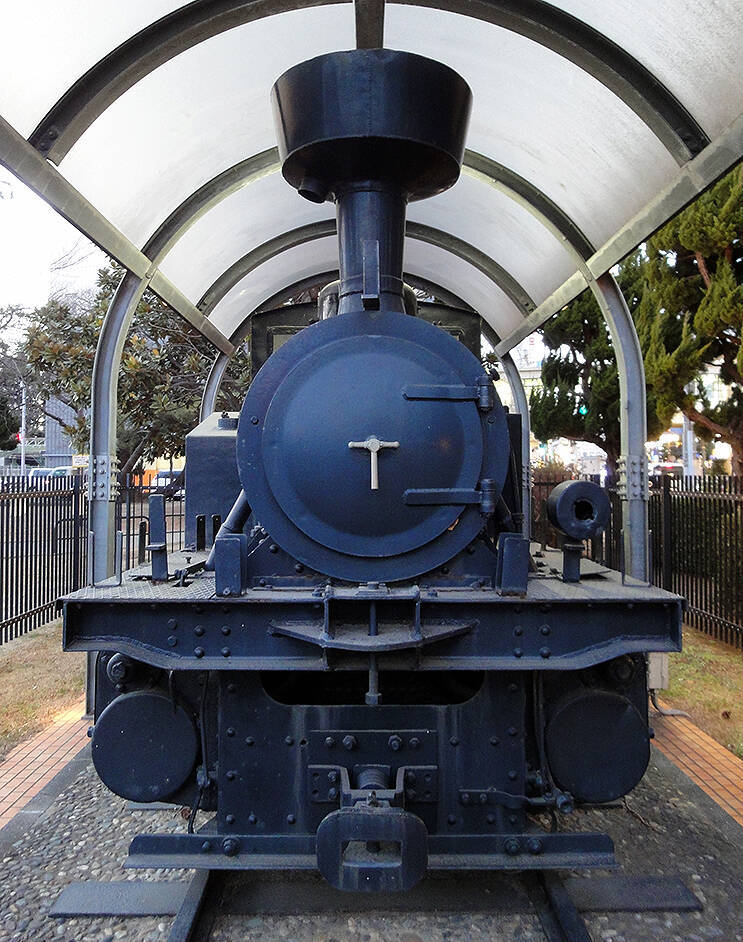 イトーヨーカドー津田沼店前にある大日本帝国陸軍 蒸気機関車 21年2月13日 エキサイトニュース