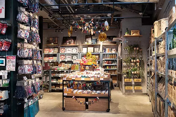 「渋谷にニューヨーク市地下鉄の駅が出現!? AWESOME STORE TOKYO 3/12オープン！ オーサム史上最強の品揃え」の画像