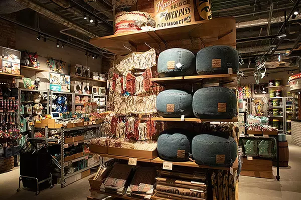 「渋谷にニューヨーク市地下鉄の駅が出現!? AWESOME STORE TOKYO 3/12オープン！ オーサム史上最強の品揃え」の画像