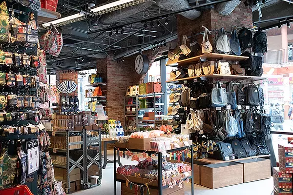 「渋谷にニューヨーク市地下鉄の駅が出現!? AWESOME STORE TOKYO 3/12オープン！ オーサム史上最強の品揃え」の画像