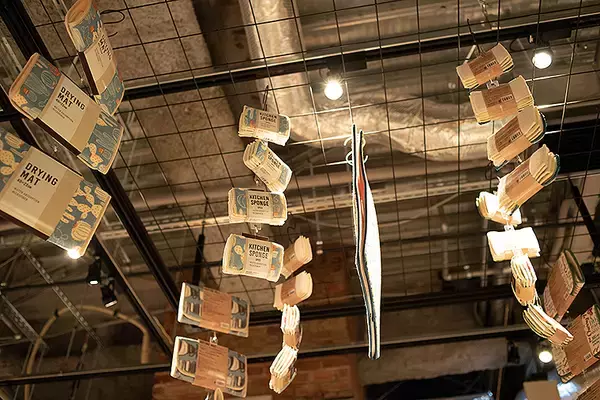 「渋谷にニューヨーク市地下鉄の駅が出現!? AWESOME STORE TOKYO 3/12オープン！ オーサム史上最強の品揃え」の画像