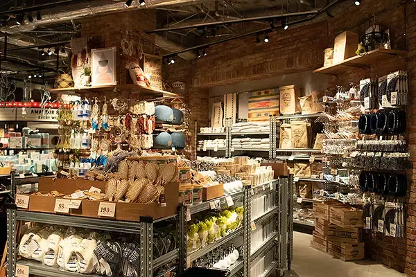 「渋谷にニューヨーク市地下鉄の駅が出現!? AWESOME STORE TOKYO 3/12オープン！ オーサム史上最強の品揃え」の画像