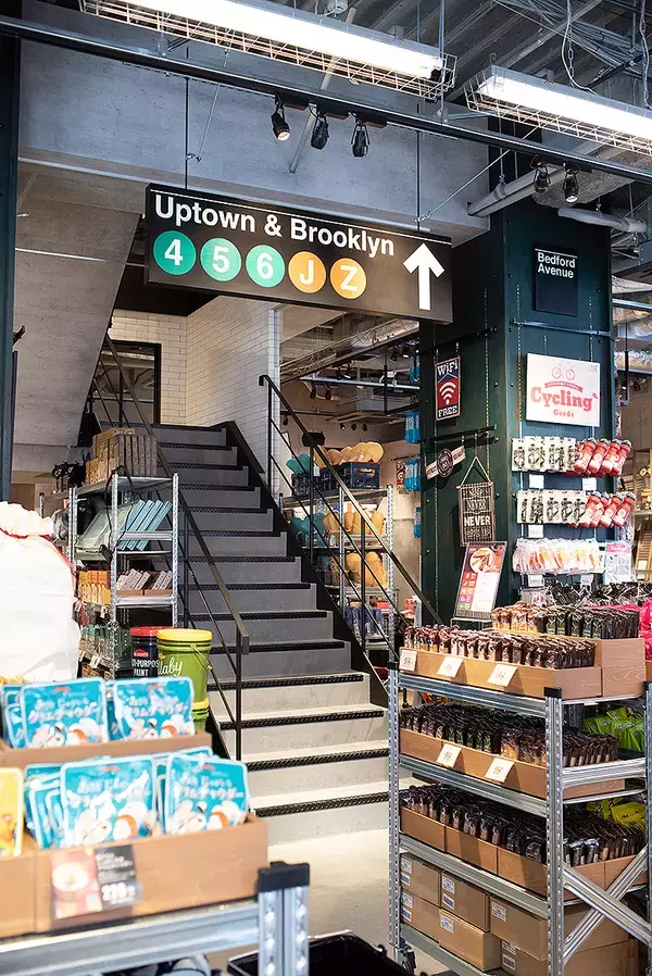 「渋谷にニューヨーク市地下鉄の駅が出現!? AWESOME STORE TOKYO 3/12オープン！ オーサム史上最強の品揃え」の画像