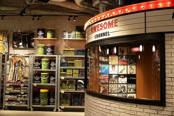 「渋谷にニューヨーク市地下鉄の駅が出現!? AWESOME STORE TOKYO 3/12オープン！ オーサム史上最強の品揃え」の画像