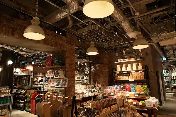 「渋谷にニューヨーク市地下鉄の駅が出現!? AWESOME STORE TOKYO 3/12オープン！ オーサム史上最強の品揃え」の画像