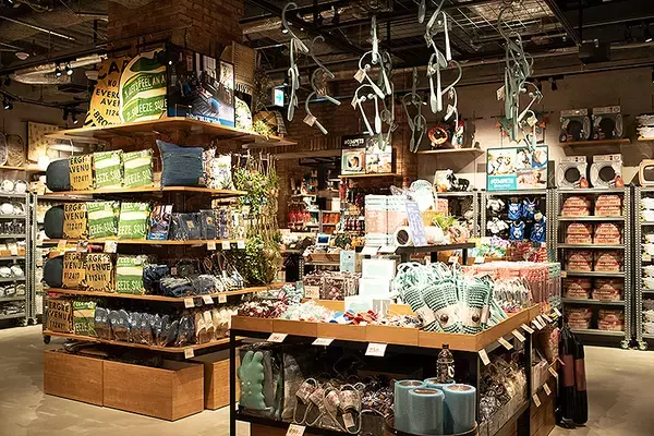 「渋谷にニューヨーク市地下鉄の駅が出現!? AWESOME STORE TOKYO 3/12オープン！ オーサム史上最強の品揃え」の画像